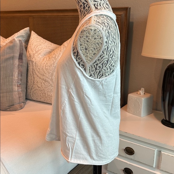 Aerie Flowy Boyfriend Tank Top Bundle - White and Pale Yellow - Picture 11 of 12